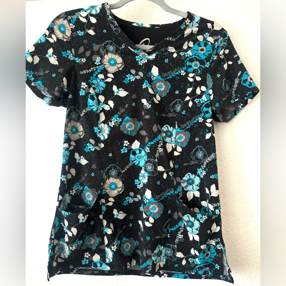 Scrub top